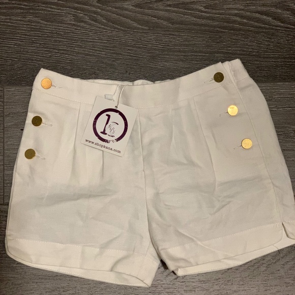 Kana White Button Shorts - Picture 1 of 1